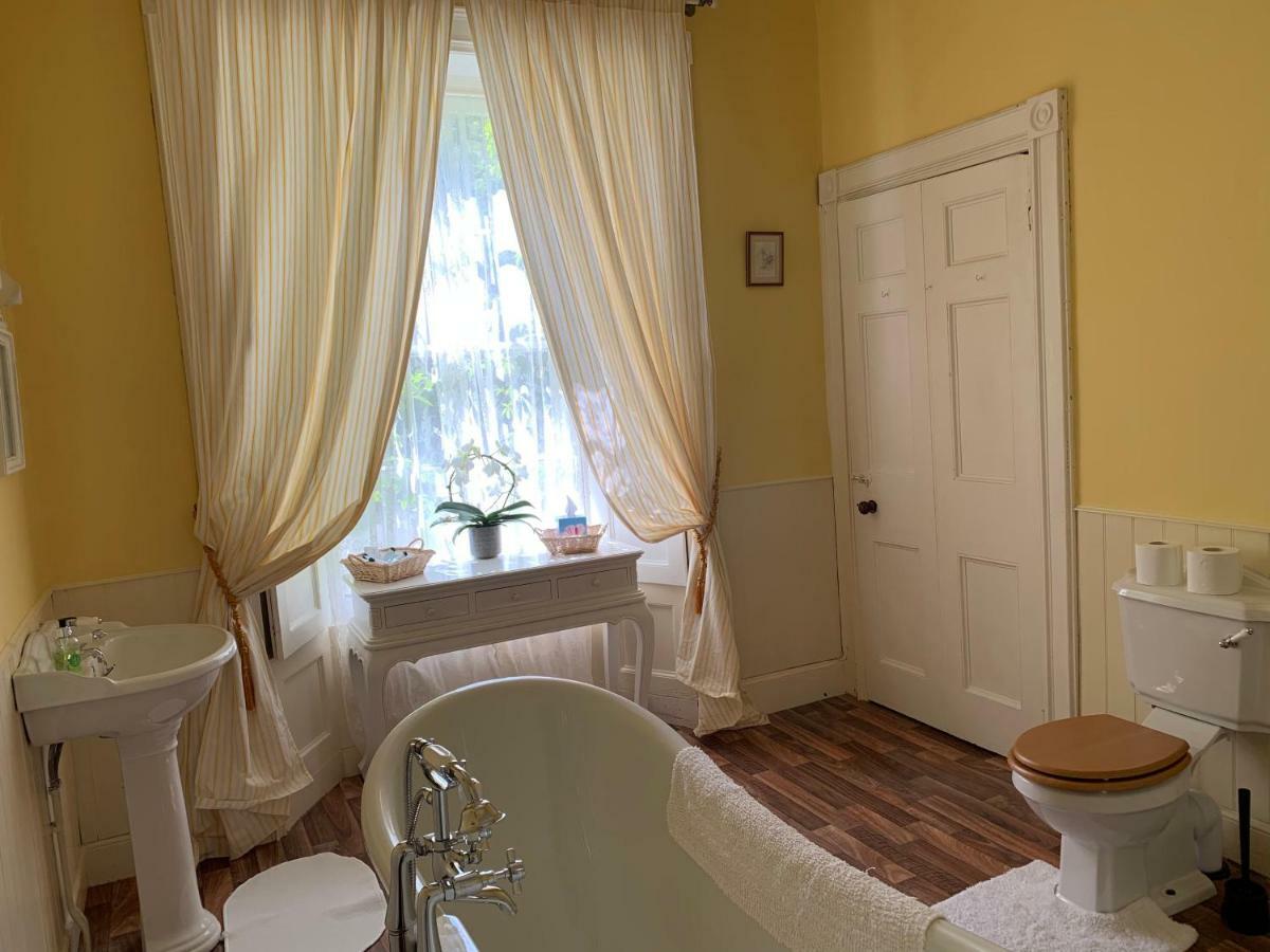 Boulston Manor Guest House Haverfordwest Exterior foto