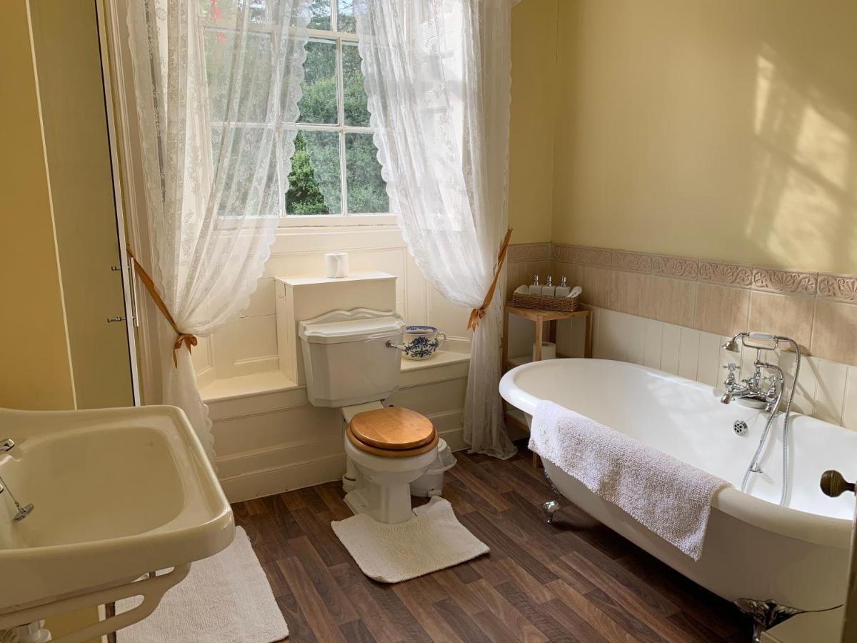 Boulston Manor Guest House Haverfordwest Exterior foto